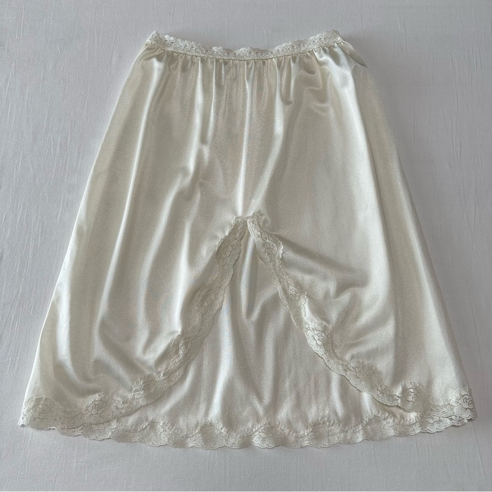 Vintage 70s Sears Ivory The Doesn’t Slip Half Slip